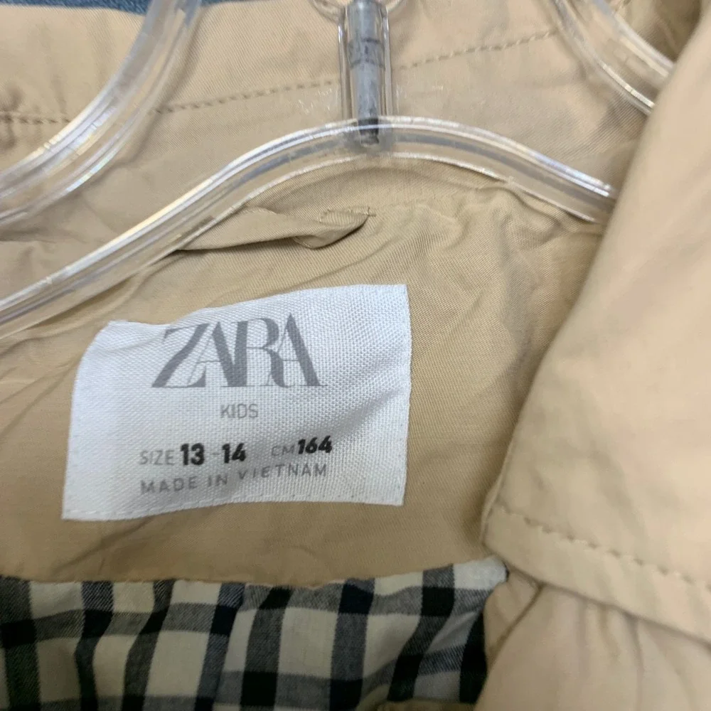 Zara Trench Coat Girls 13-14 Beige Lined Vented Back Double Breasted Tie Waist